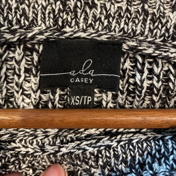 Ada Casey Casual Friday Sweater Size XS - Picture 8 of 11